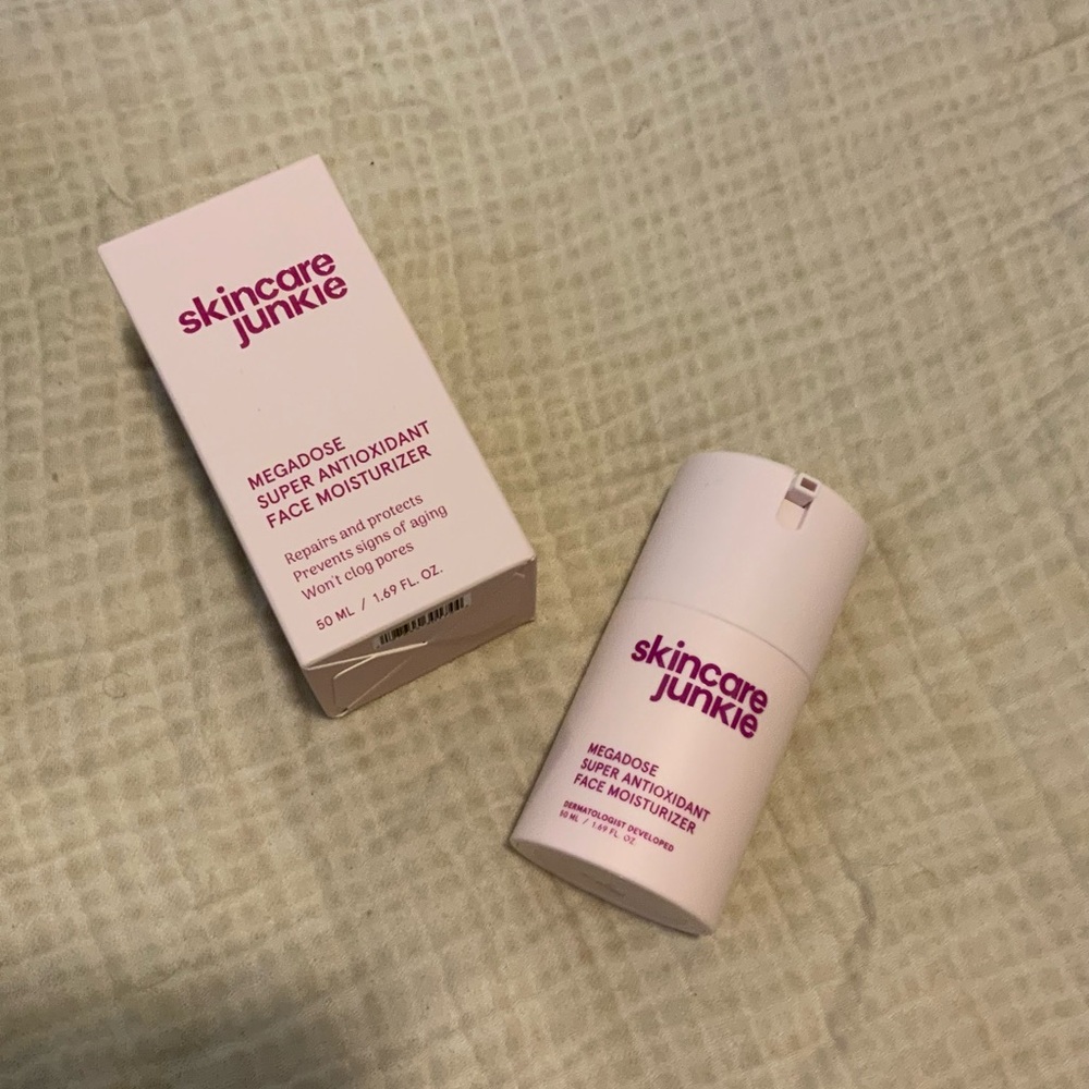 New Skincare Junkie Megadose Super Antioxidant Face Moisturizer